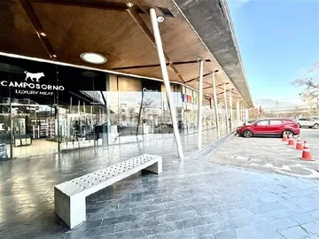 Arriendo de Local Comercial en Lo Barnechea, Avenida La Dehesa con el Rodeo
