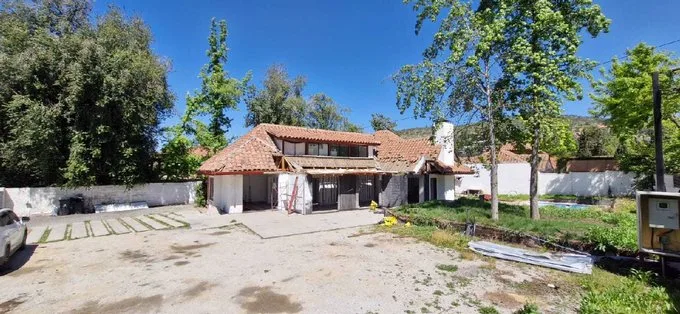 Arriendo de Local Comercial en Lo Barnechea, Clinica, minimarket, tienda, negocios (126641)