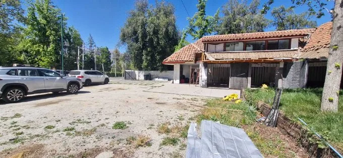Arriendo de Local Comercial en Lo Barnechea, Clinica, minimarket, tienda, negocios (126641)