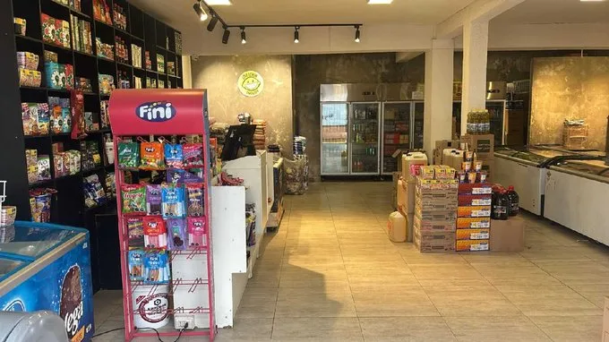 Arriendo de Local Comercial en Molina, Local comercial en el centro de molina  (119640)