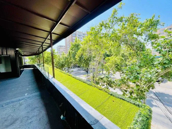 Arriendo de Local Comercial en Ñuñoa, Excelente local en terraza de 2 piso  (130051)