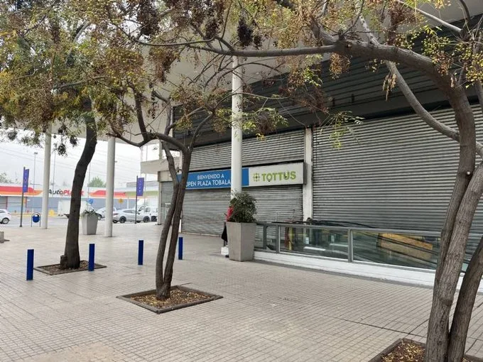 Arriendo de Local Comercial en Peñalolén, 10 locales comerciales open tobalaba