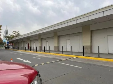 Arriendo de Local Comercial en Peñalolén, 10 locales comerciales open tobalaba