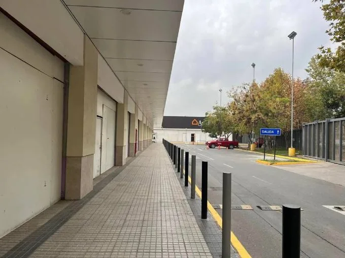 Arriendo de Local Comercial en Peñalolén, 10 locales comerciales open tobalaba