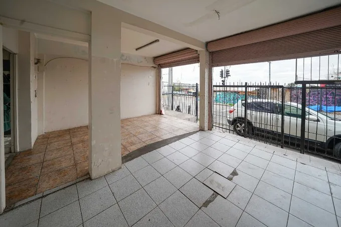 Arriendo de Local Comercial en Peñalolén, Local de 30 m2 en Los Baqueanos con Rio Claro (116441)