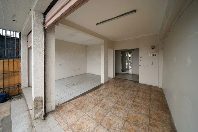 Arriendo de Local Comercial en Peñalolén, Local de 30 m2 en Los Baqueanos con Rio Claro (116441)