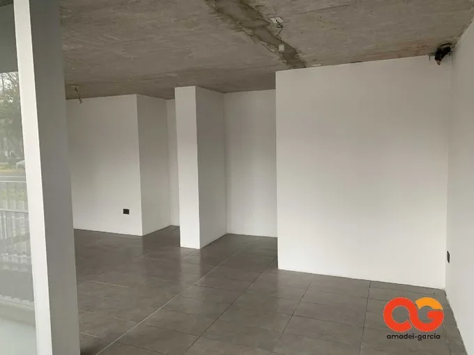 Arriendo de Local Comercial en Providencia, Local recién entregado con salida a bilbao (108531)