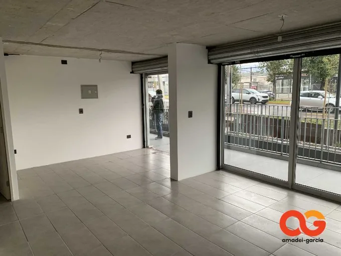 Arriendo de Local Comercial en Providencia, Local recién entregado con salida a bilbao (108531)