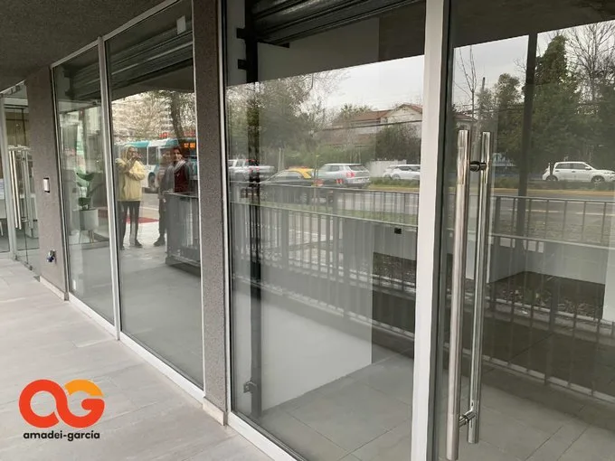 Arriendo de Local Comercial en Providencia, Local recién entregado con salida a bilbao (108531)