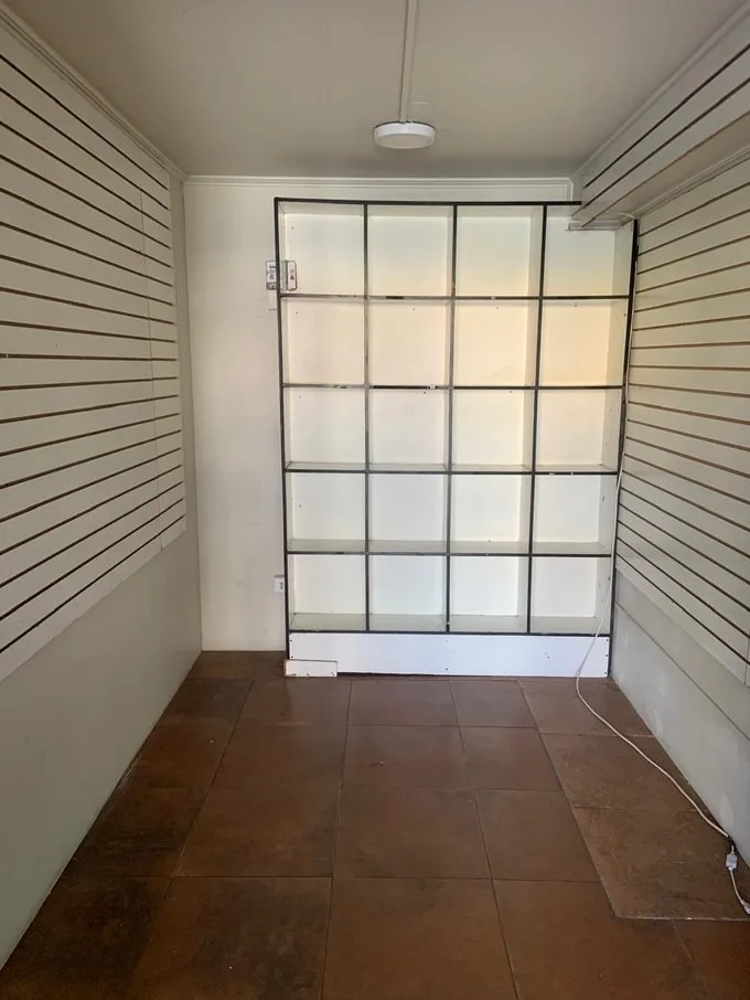 Arriendo de Local Comercial en Pudahuel, Avenida Las Flores