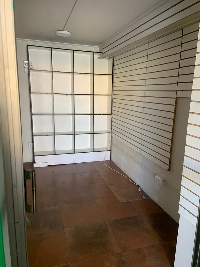 Arriendo de Local Comercial en Pudahuel, Avenida Las Flores