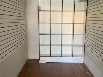 Arriendo de Local Comercial en Pudahuel, Avenida Las Flores