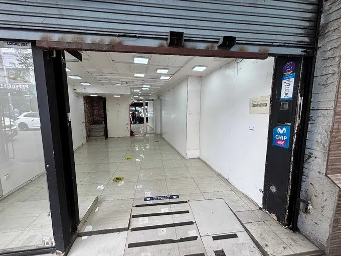 Arriendo de Local Comercial en Recoleta, Local en Patronato con vitrina a la calle (126401)
