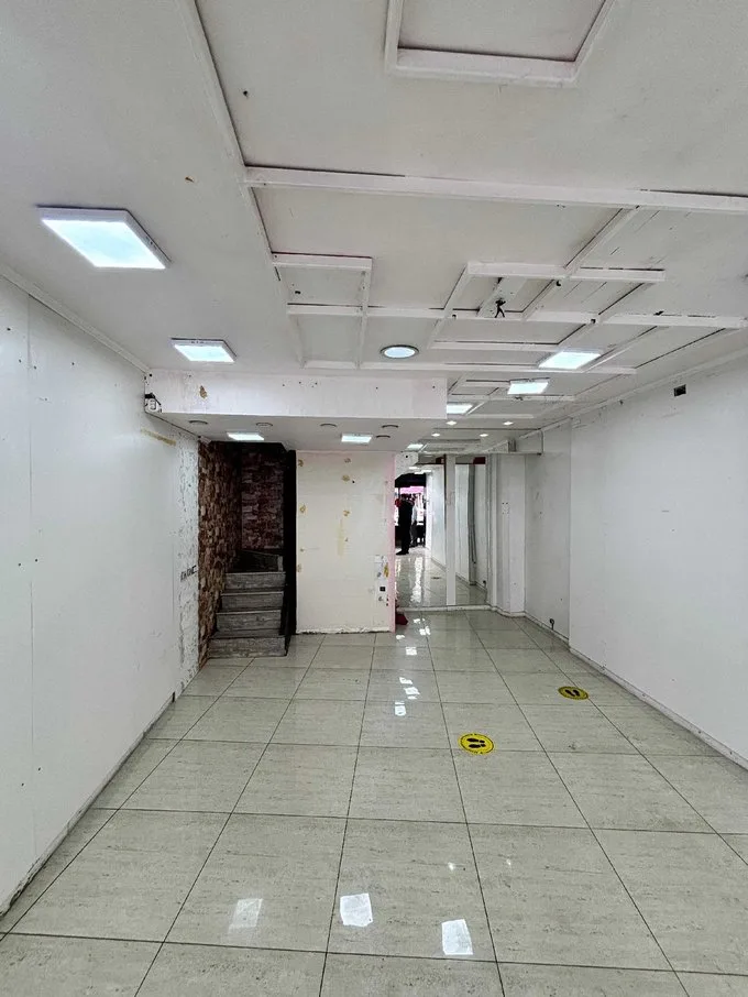 Arriendo de Local Comercial en Recoleta, Local en Patronato con vitrina a la calle (126401)