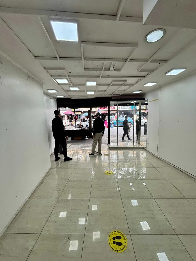 Arriendo de Local Comercial en Recoleta, Local en Patronato con vitrina a la calle (126401)