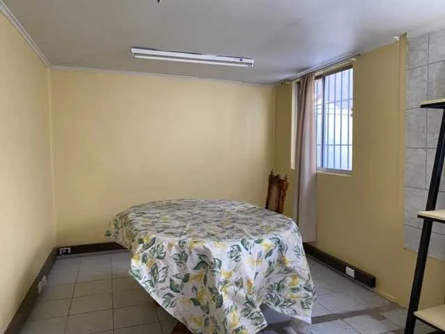 Arriendo de Local Comercial en Santiago, Local comercial y bodega con recepción final (121868)