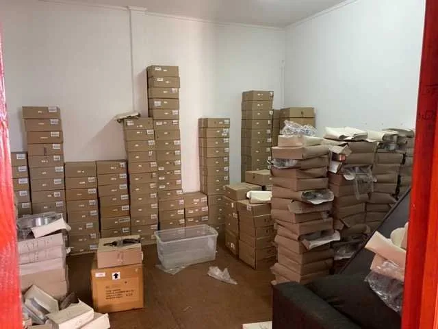 Arriendo de Local Comercial en Santiago, Local comercial y bodega con recepción final (121868)