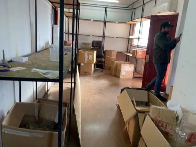 Arriendo de Local Comercial en Santiago, Local comercial y bodega con recepción final (121868)