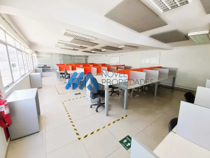 Arriendo de Local Comercial en Santiago, Moderno edificio comercial Amoblado