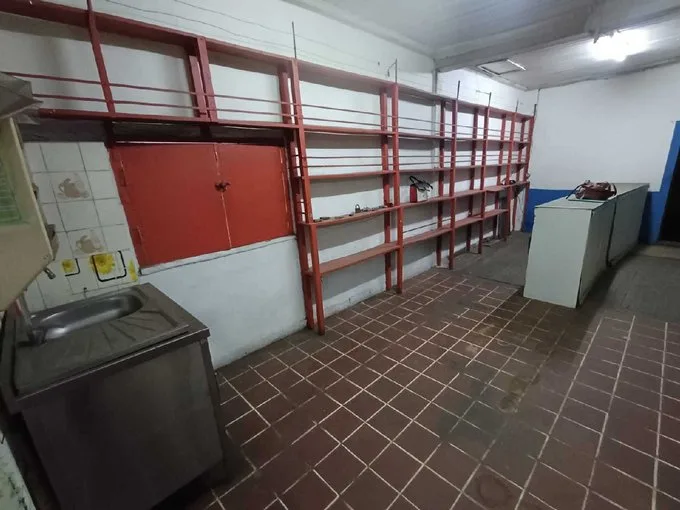 Arriendo de Local Comercial en Santiago, Restaurante 145 m2 patente alcoholes (121286)