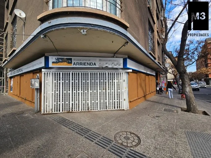 Arriendo de Local Comercial en Santiago, Santa Rosa / Metro Santa Lucia