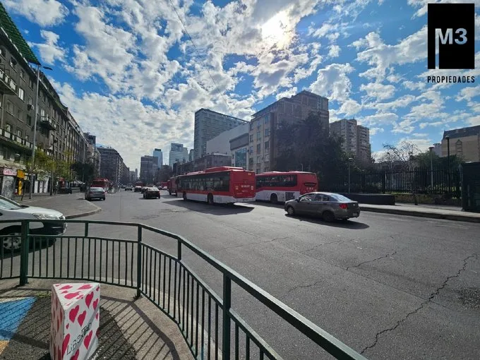 Arriendo de Local Comercial en Santiago, Santa Rosa / Metro Santa Lucia