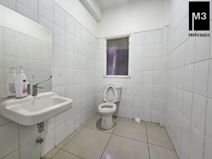 Arriendo de Local Comercial en Santiago, Santa Rosa / Metro Santa Lucia