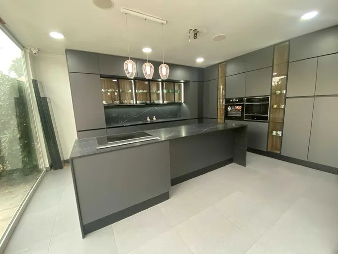 Arriendo de Local Comercial en Talca, Gran local // 2 norte // talca (67773)