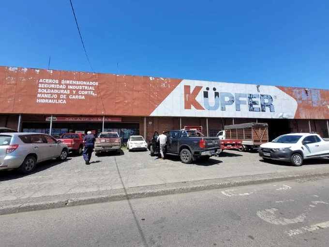 Arriendo de Local Comercial en Temuco, Bodega local comercial av.Caupolican 1000 m2. (113886)