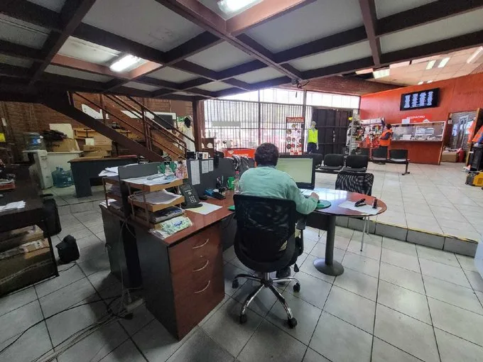 Arriendo de Local Comercial en Temuco, Bodega local comercial av.Caupolican 1000 m2. (113886)