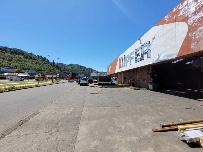Arriendo de Local Comercial en Temuco, Bodega local comercial av.Caupolican 1000 m2. (113886)