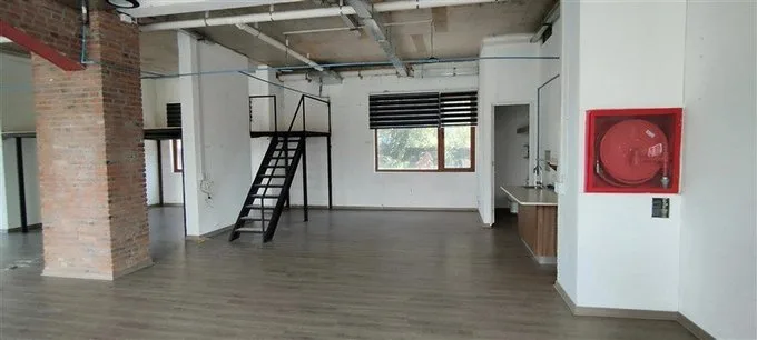 Arriendo de Local Comercial en Vitacura, A pasos del Mall Alto las Condes/Lo Matta