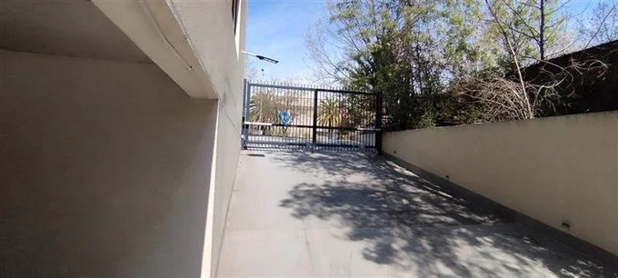 Arriendo de Local Comercial en Vitacura, A pasos del Mall Alto las Condes/Lo Matta
