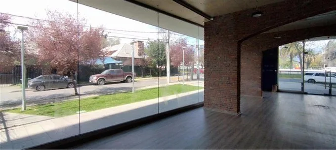 Arriendo de Local Comercial en Vitacura, A pasos del Mall Alto las Condes/Lo Matta