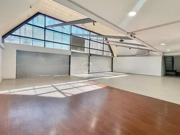 Arriendo de Local Comercial en Vitacura, Clínica Alemana / Las Hualtatas