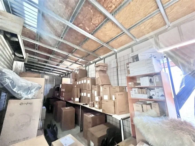 Arriendo de Local Comercial en Vitacura, Clínica Alemana / Las Hualtatas
