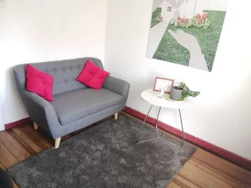 Arriendo de Oficina en Chillán, Oficina con vitrina a la calle – Arriendo (128680)