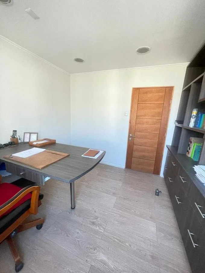 Arriendo de Oficina en La Serena, Se arrienda luminoso y amoblado privado (106852)