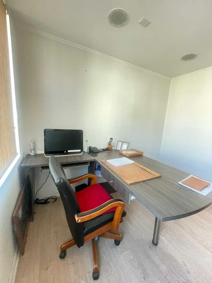 Arriendo de Oficina en La Serena, Se arrienda luminoso y amoblado privado (106852)
