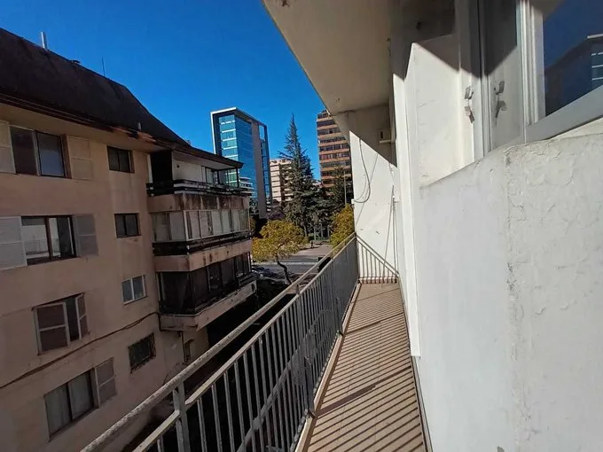 Arriendo de Oficina en Las Condes, 108m2 / Metro Manquehue y Escuela Militar  (96359)