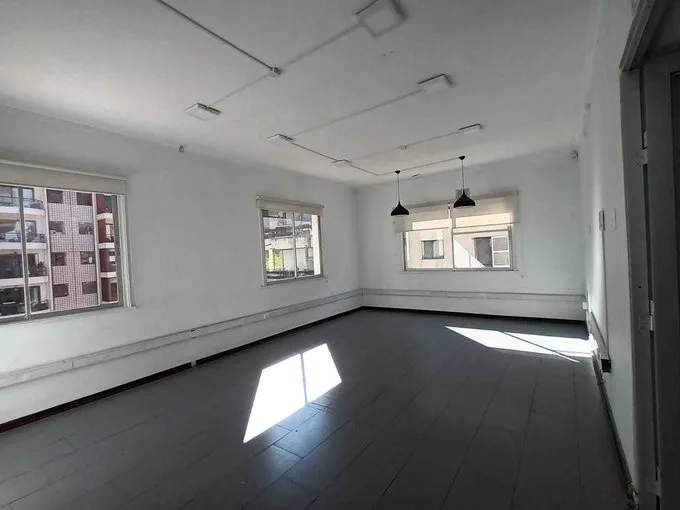 Arriendo de Oficina en Las Condes, 108m2 / Metro Manquehue y Escuela Militar  (96359)