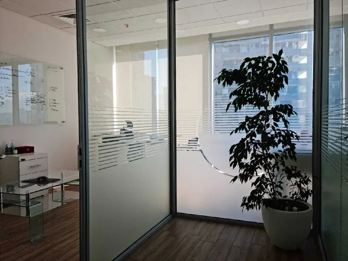Arriendo de Oficina en Las Condes, A dos cuadras del metro Manquehue (126984)