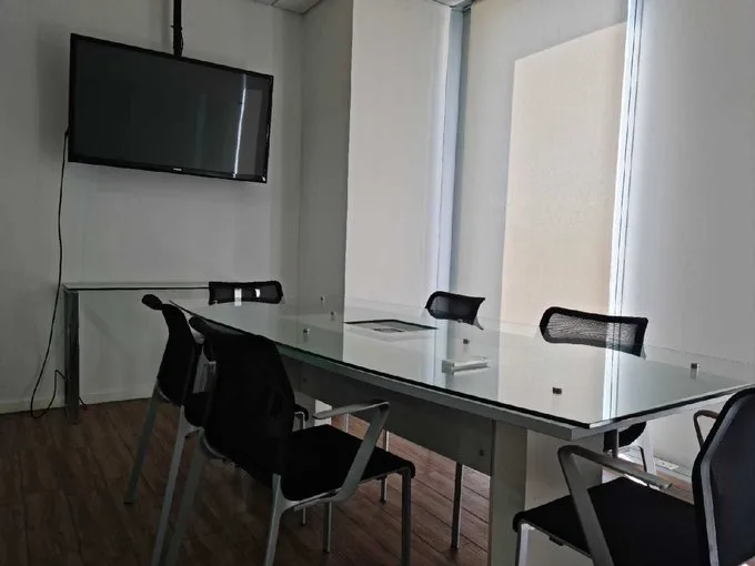 Arriendo de Oficina en Las Condes, A dos cuadras del metro Manquehue (126984)
