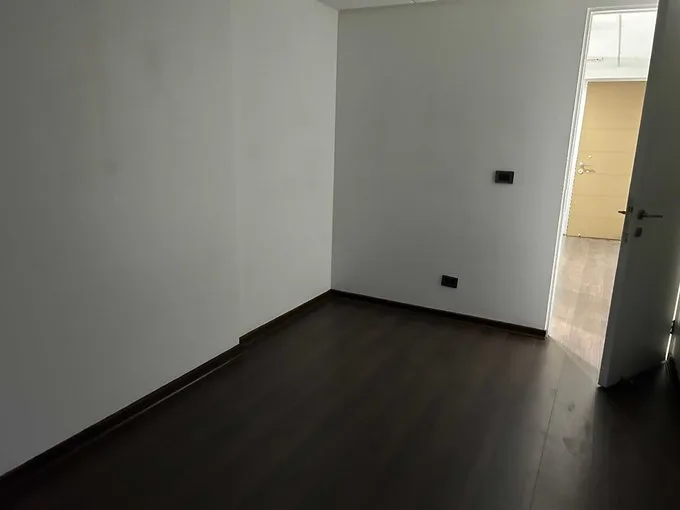 Arriendo de Oficina en Las Condes, Edificio de Lujo, Recep.1Privado, 1Estac (98795)