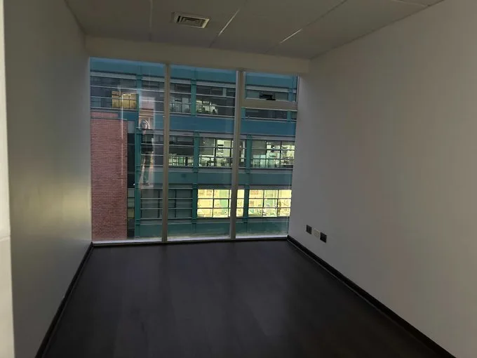 Arriendo de Oficina en Las Condes, Edificio de Lujo, Recep.1Privado, 1Estac (98795)