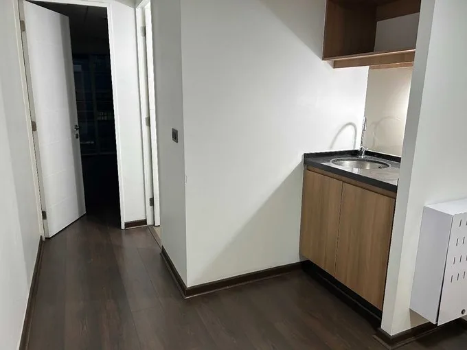Arriendo de Oficina en Las Condes, Edificio de Lujo, Recep.1Privado, 1Estac (98795)