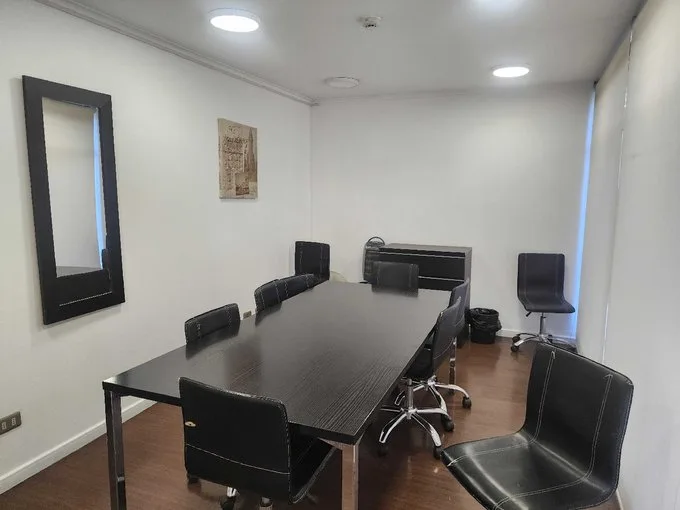 Arriendo de Oficina en Las Condes, Metro Manquehue Oficina 2 Ambientes 1 Baño (127480)