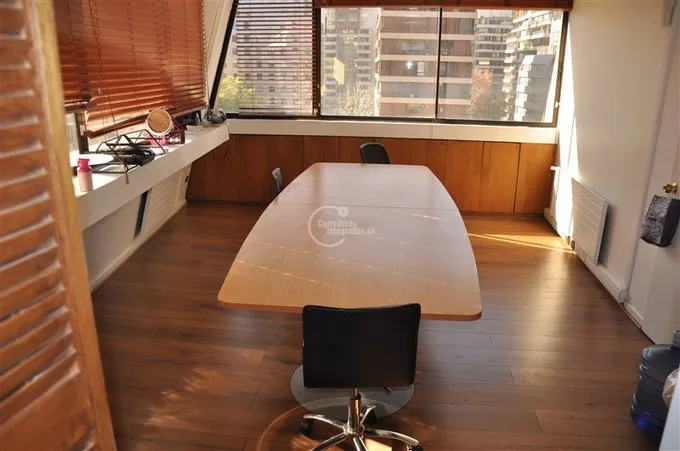 Arriendo de Oficina en Las Condes, Roger de Flor / Carmencita