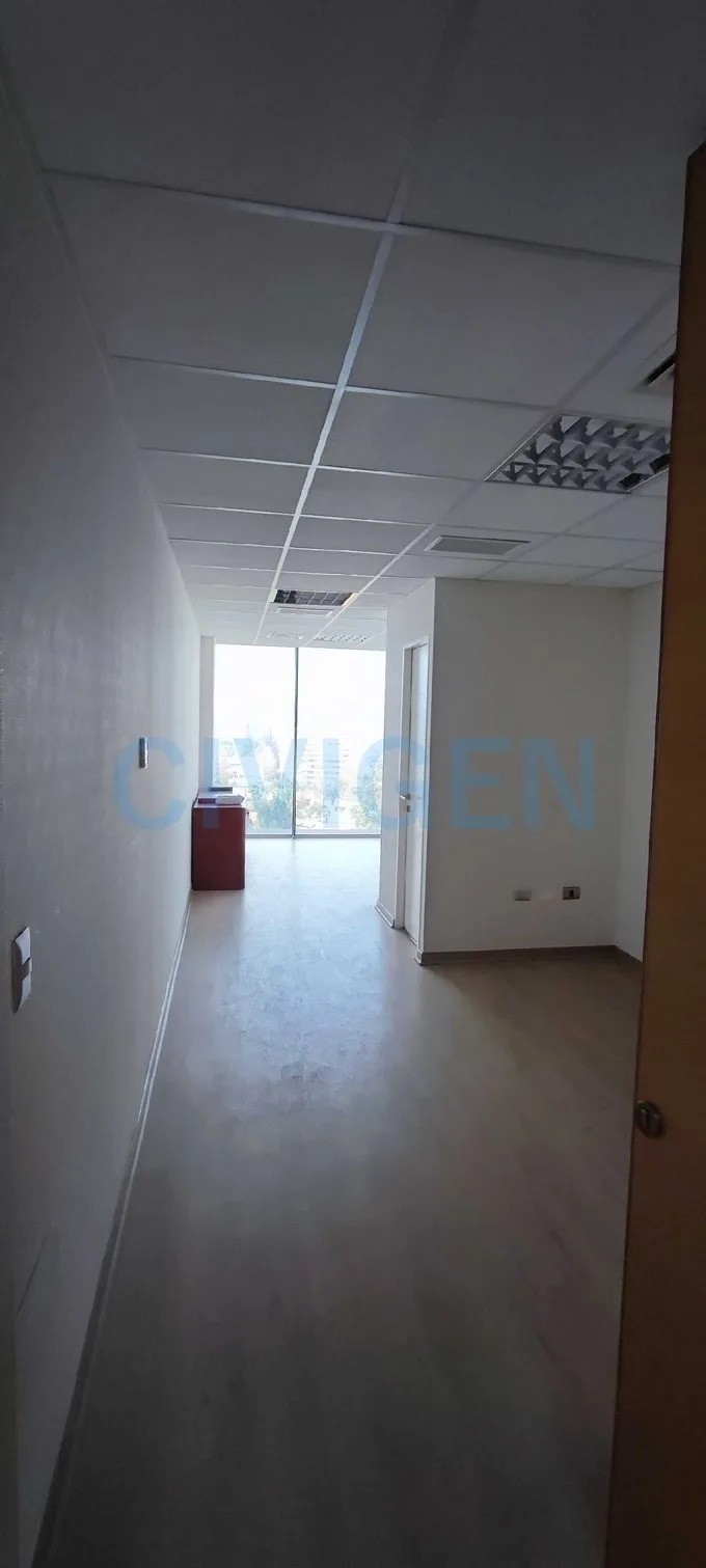 Arriendo de Oficina en Lo Barnechea, Conveniente Oficina 30m2 (128400)