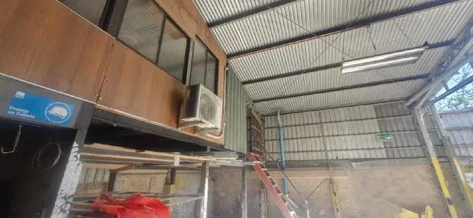 Arriendo de Oficina en Peñalolén, Espacio Luminoso Ideal para Empresas (130208)